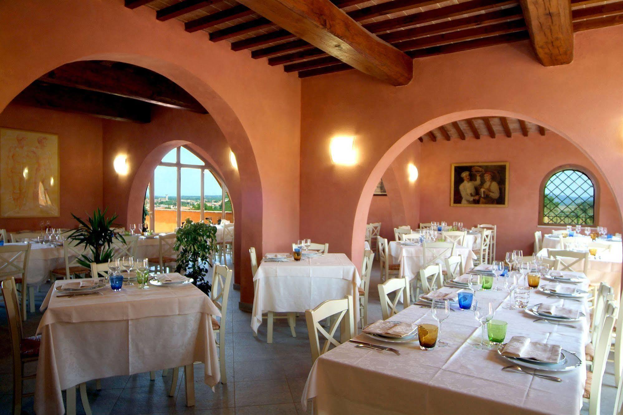 Resort Casale Le Torri Ponsacco Exterior foto